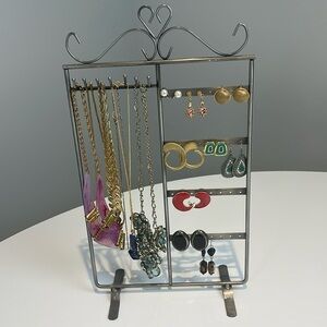 Vintage 80’s/early 90’s jewelry with stand